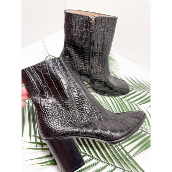 Andre Assous Women's Brown Leather Vilica Croc Print Chelsea Boots Size 7 NWOB - Picture 6 of 12